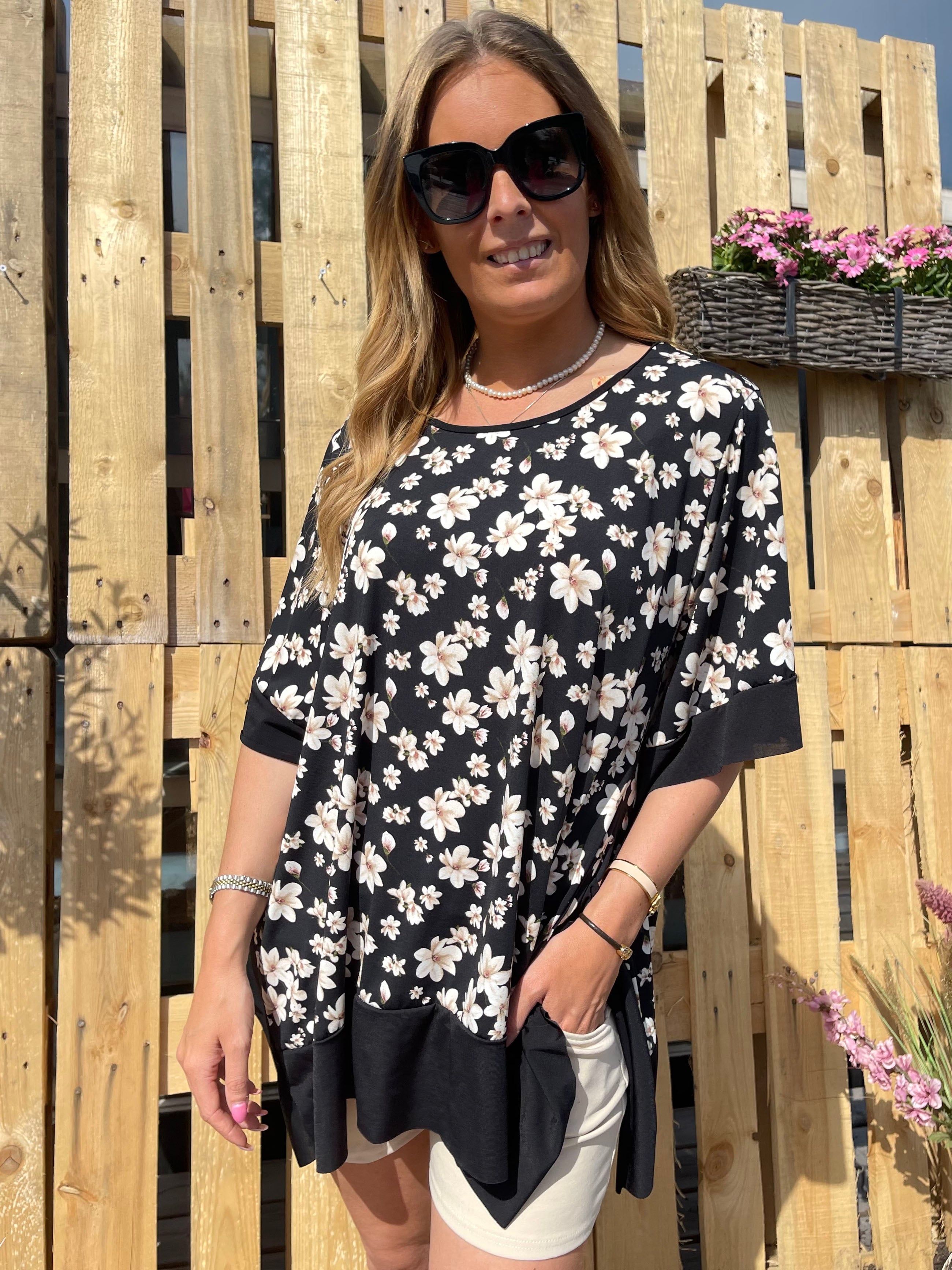 Kadia - Tunica med breda svarta kanter